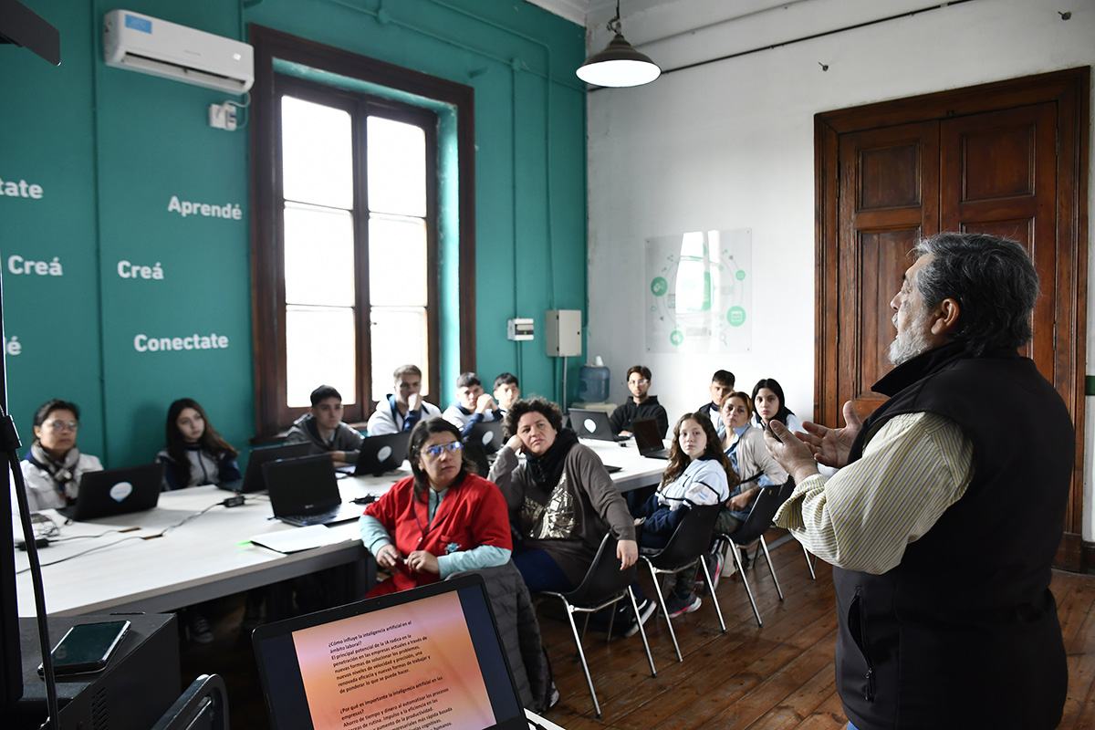 La EMCO relanza sus talleres