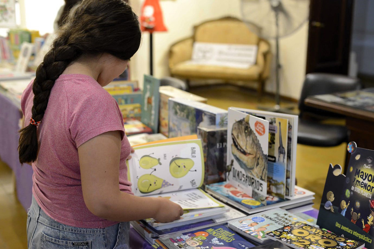Comenzó la 1.ª Feria del Libro Infantil