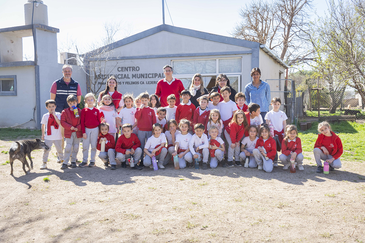 Estudiantes visitaron el Centro de Reinserción Animal